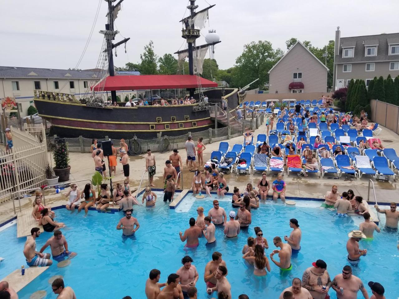 Grand Islander Hotel Put-in-Bay Buitenkant foto
